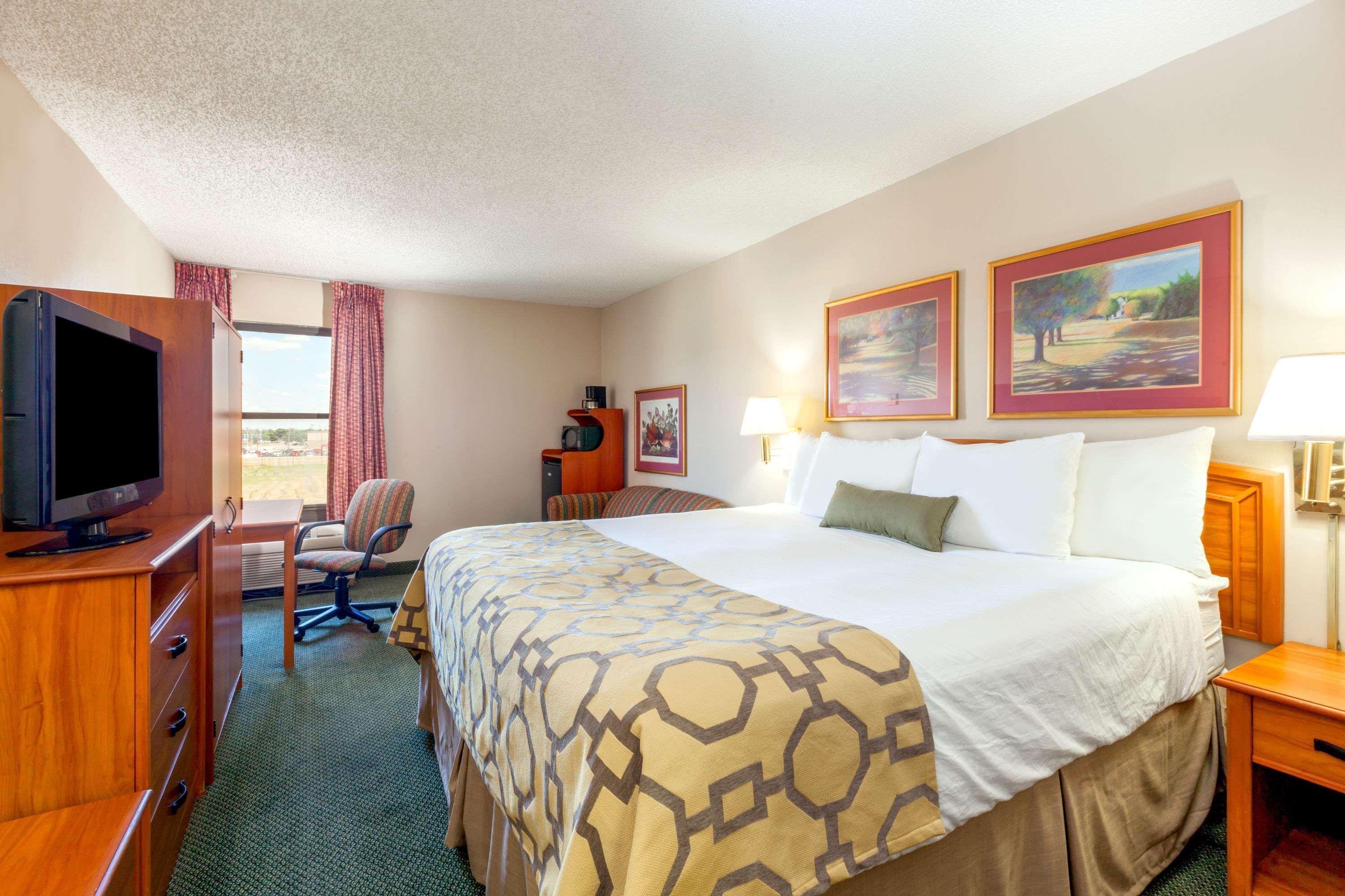 Baymont By Wyndham Amarillo East Hotel Buitenkant foto