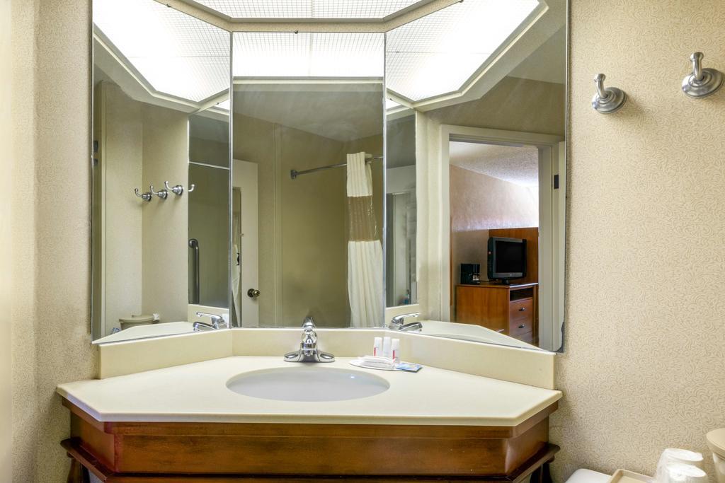 Baymont By Wyndham Amarillo East Hotel Buitenkant foto