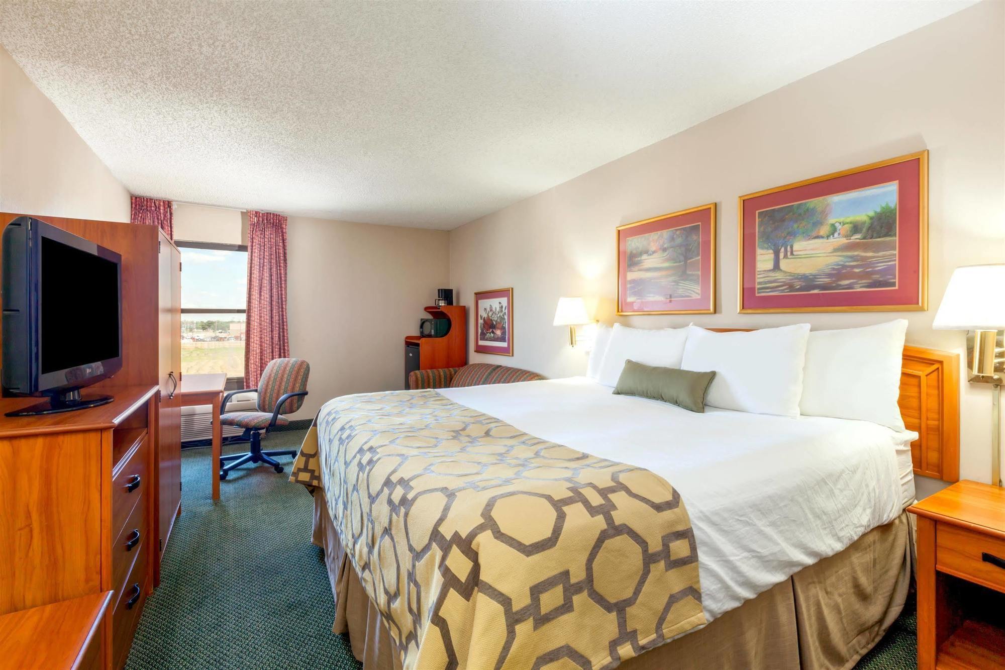 Baymont By Wyndham Amarillo East Hotel Buitenkant foto